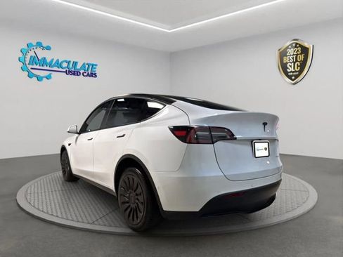 Used 2022 Tesla Model Y Long Range image 3