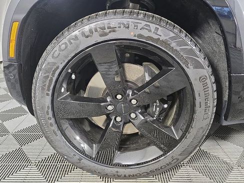 New 2026 Land Rover Defender 110 V8 AWD/4WD image 9