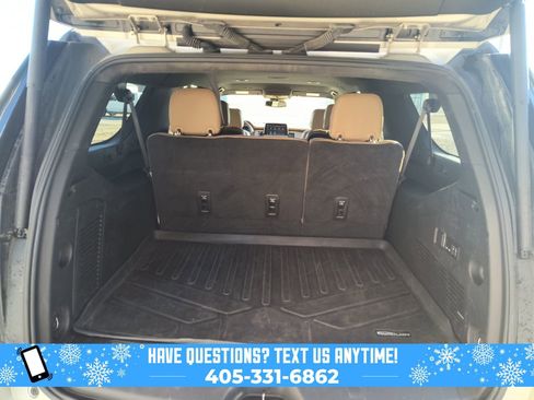 Used 2023 Chevrolet Suburban Premier image 14