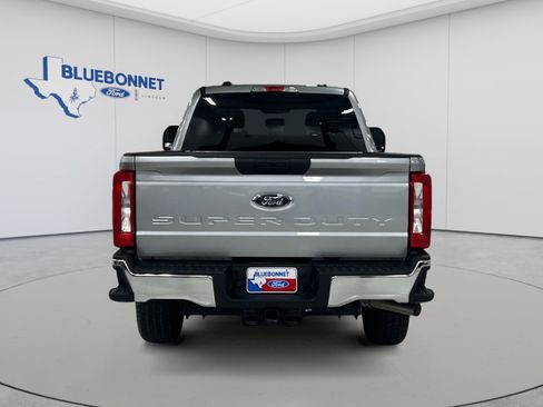 Used 2024 Ford F250 XLT w/ FX4 Off-Road Package AWD/4WD image 6