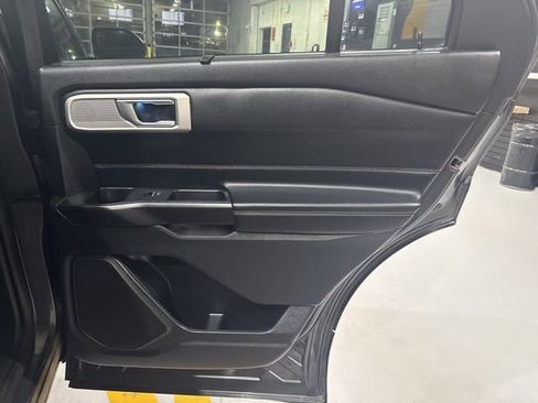 Used 2020 Ford Explorer Limited image 28