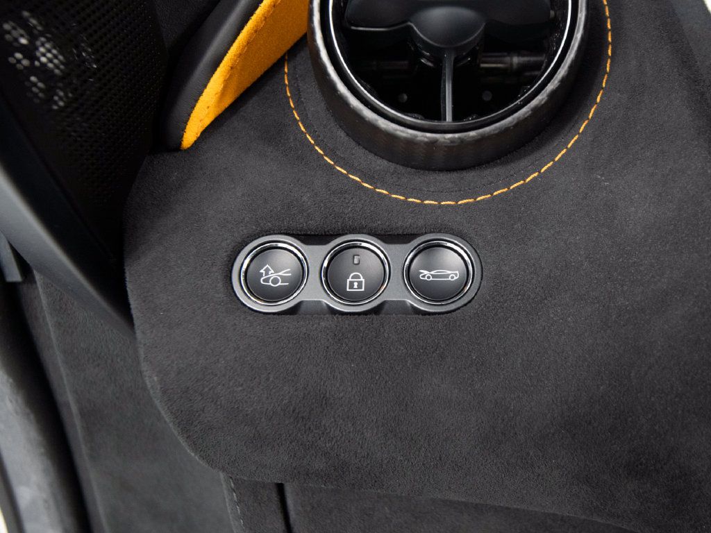 Used 2024 McLaren 750S Spider RWD image 17