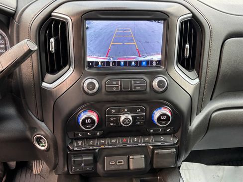 Used 2022 GMC Sierra 2500 AT4 w/ AT4 Premium Plus Package AWD/4WD image 13