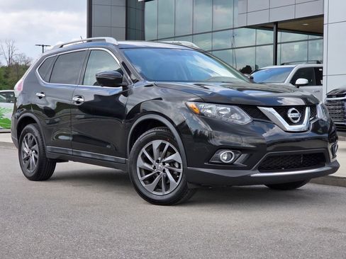 Used 2016 Nissan Rogue SL image 2