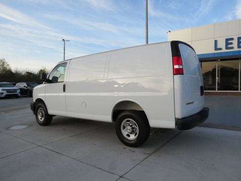 Used 2025 Chevrolet Express 2500 w/ Driver Convenience Package RWD image 3
