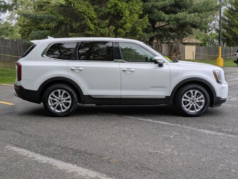 Used 2020 Kia Telluride LX AWD/4WD image 8