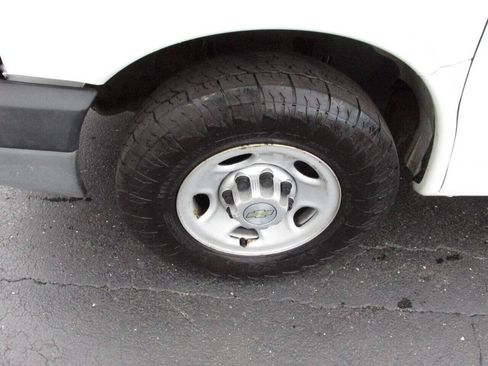 Used 2014 Chevrolet Express 2500 Extended RWD image 35