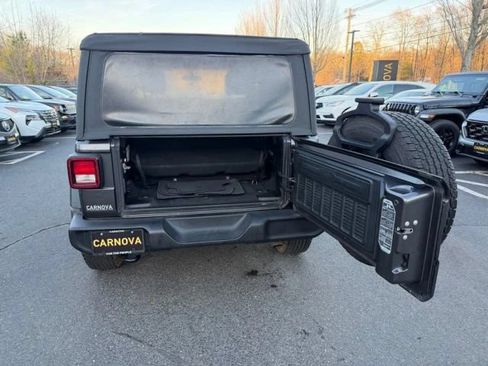 Used 2018 Jeep Wrangler Sport AWD/4WD image 6