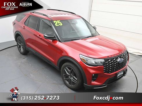 Used 2025 Ford Explorer ST-Line w/ ST-Line Street Pack AWD/4WD image 27