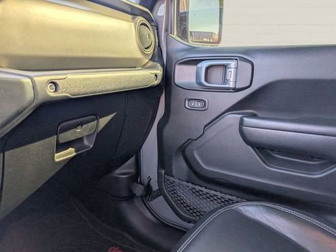 Used 2022 Jeep Gladiator Sport image 14
