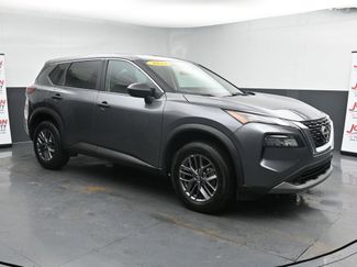 Used 2023 Nissan Rogue S video 2