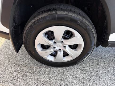 Certified 2025 Toyota RAV4 LE AWD/4WD image 9