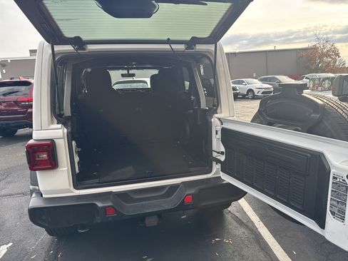 Certified 2021 Jeep Wrangler Unlimited Sport w/ Sun And Sound Package image 8