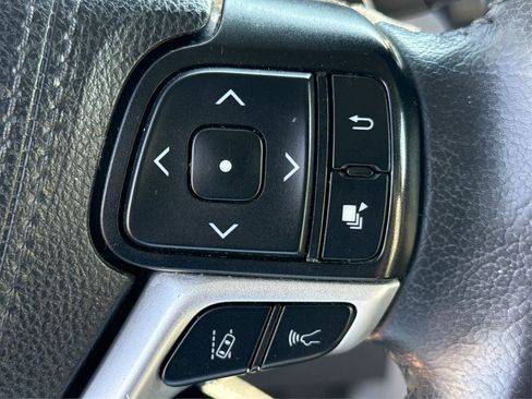 Used 2019 Toyota Sienna XLE image 38