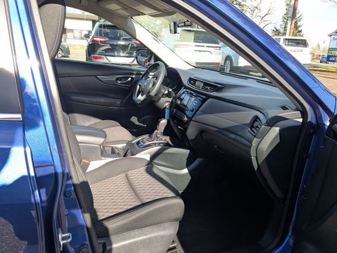 Used 2017 Nissan Rogue S image 29