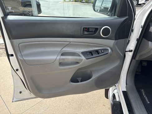 Used 2015 Toyota Tacoma 4x4 Double Cab w/ SR5 Package image 14