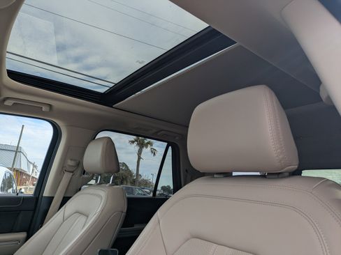 Used 2023 Ford Expedition Max Limited image 22