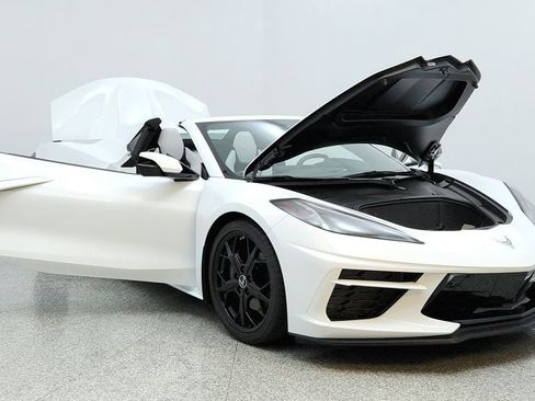 Used 2022 Chevrolet Corvette Stingray Preferred Conv w/ Chrome Exterior Badge Package image 12