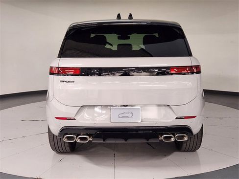 New 2026 Land Rover Range Rover Sport Dynamic SE image 10