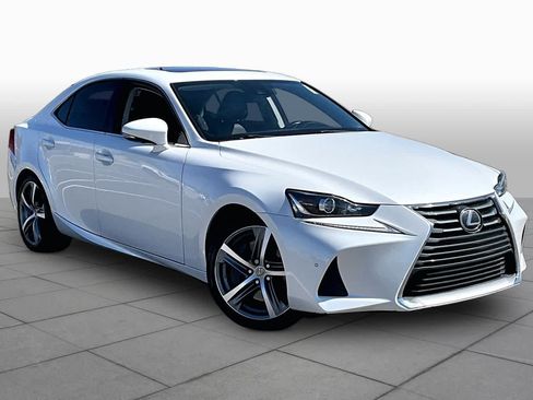 Used 2017 Lexus IS 200t w/ Premium Package RWD image 3