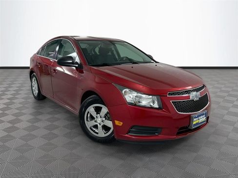 Used 2014 Chevrolet Cruze LT FWD image 1