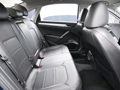 Used 2019 Volkswagen Passat 2.0T Wolfsburg image 39