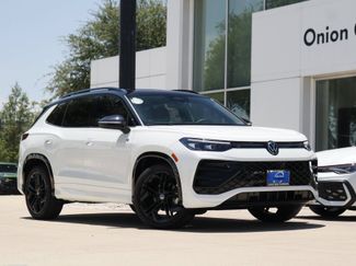 New 2026 Volkswagen Tiguan SE R-Line FWD video 1