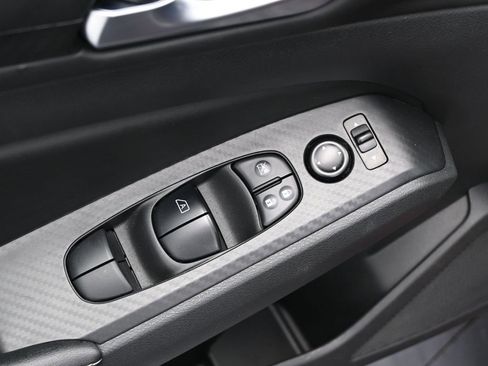 Used 2024 Nissan Altima 2.5 SV image 12