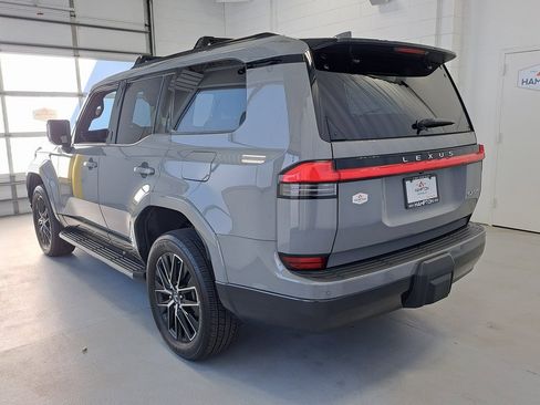 Used 2024 Lexus GX 550 image 7