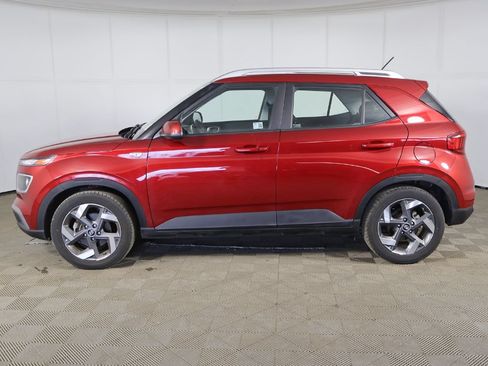 Certified 2024 Hyundai Venue SEL FWD image 12