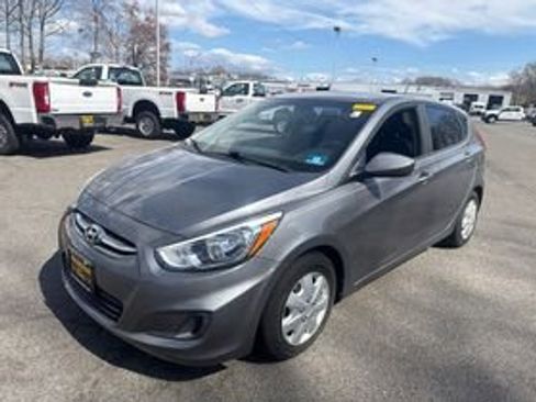 Used 2016 Hyundai Accent SE FWD image 1