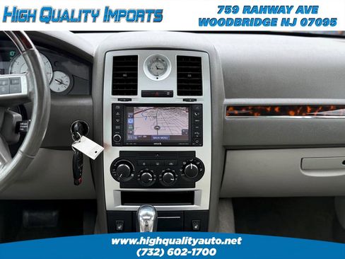 Used 2009 Chrysler 300 C image 29