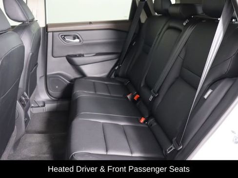 Used 2023 Nissan Rogue SV w/ SV Premium B Package image 16