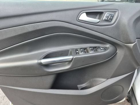 Used 2015 Ford Escape Titanium w/ Equipment Group 301A FWD image 15