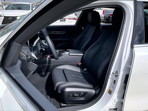 Used 2025 BMW i5 eDrive40i RWD image 6