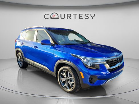 Certified 2023 Kia Seltos EX AWD/4WD image 5