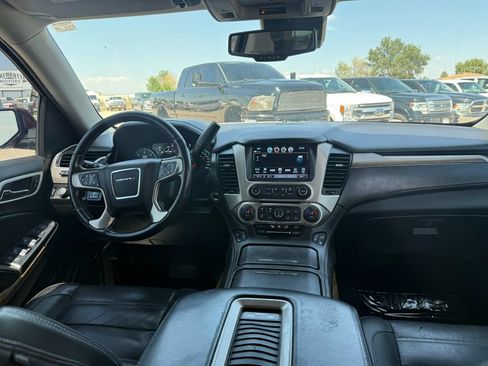 Used 2020 GMC Yukon XL Denali AWD/4WD image 25