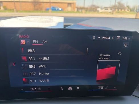 Used 2025 BMW M235i xDrive w/ Premium Package image 18