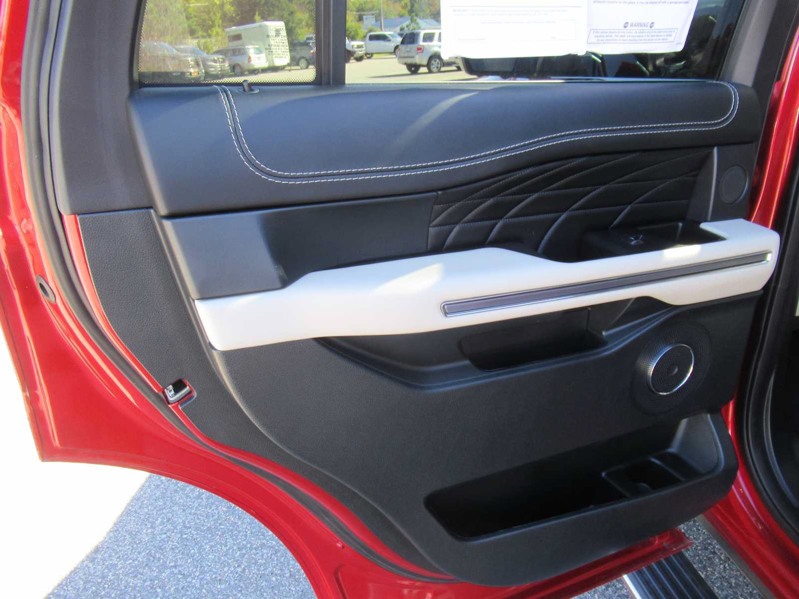 Used 2021 Ford Expedition Platinum RWD image 18