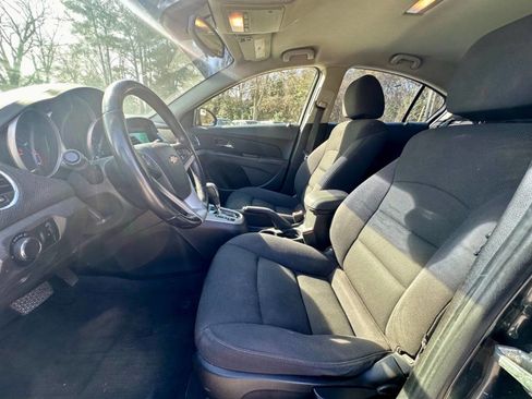 Used 2013 Chevrolet Cruze LT image 10