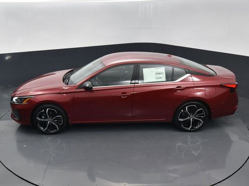 Certified 2025 Nissan Altima 2.5 SR image 33