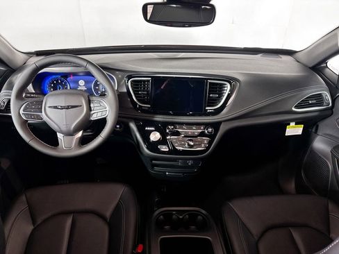 New 2026 Chrysler Pacifica Select FWD image 12