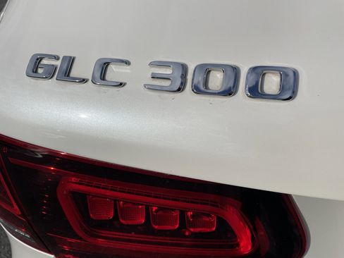 Used 2022 Mercedes-Benz GLC 300 4MATIC image 32