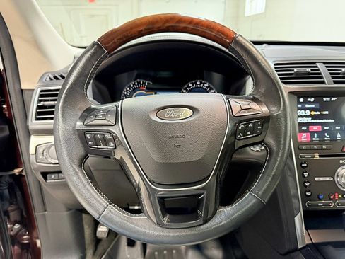 Used 2018 Ford Explorer Platinum image 11