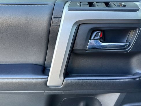 Used 2022 Toyota 4Runner SR5 Premium w/ Moonroof Package RWD image 87