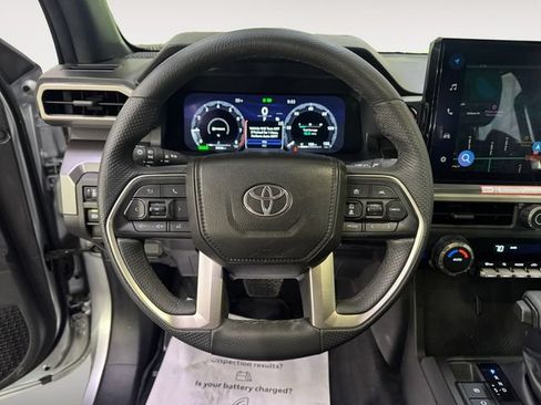 Used 2025 Toyota Tacoma TRD Off-Road AWD/4WD image 13