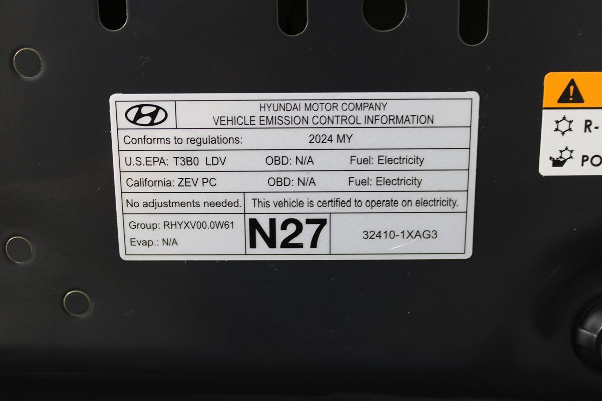 Used 2024 Hyundai Ioniq 5 SE RWD image 27