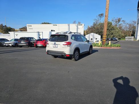 Used 2023 Subaru Forester Premium image 7