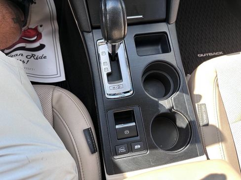 Used 2016 Subaru Outback 3.6R Limited image 18