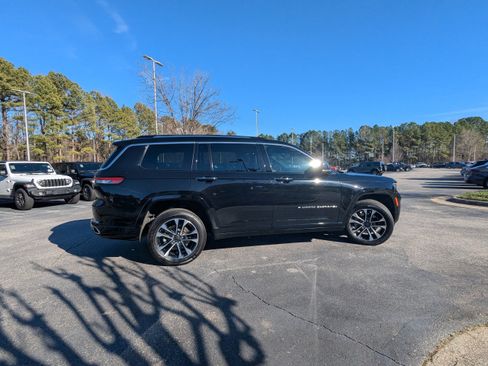 Used 2021 Jeep Grand Cherokee L Overland w/ Advanced Protech Group III image 4